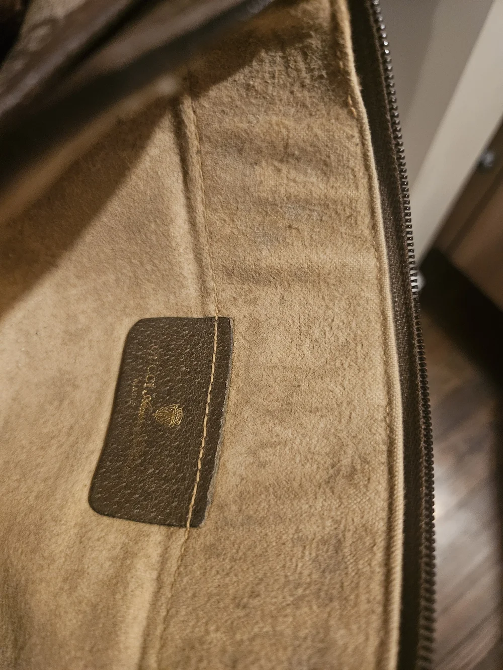 Gucci classic wristlet